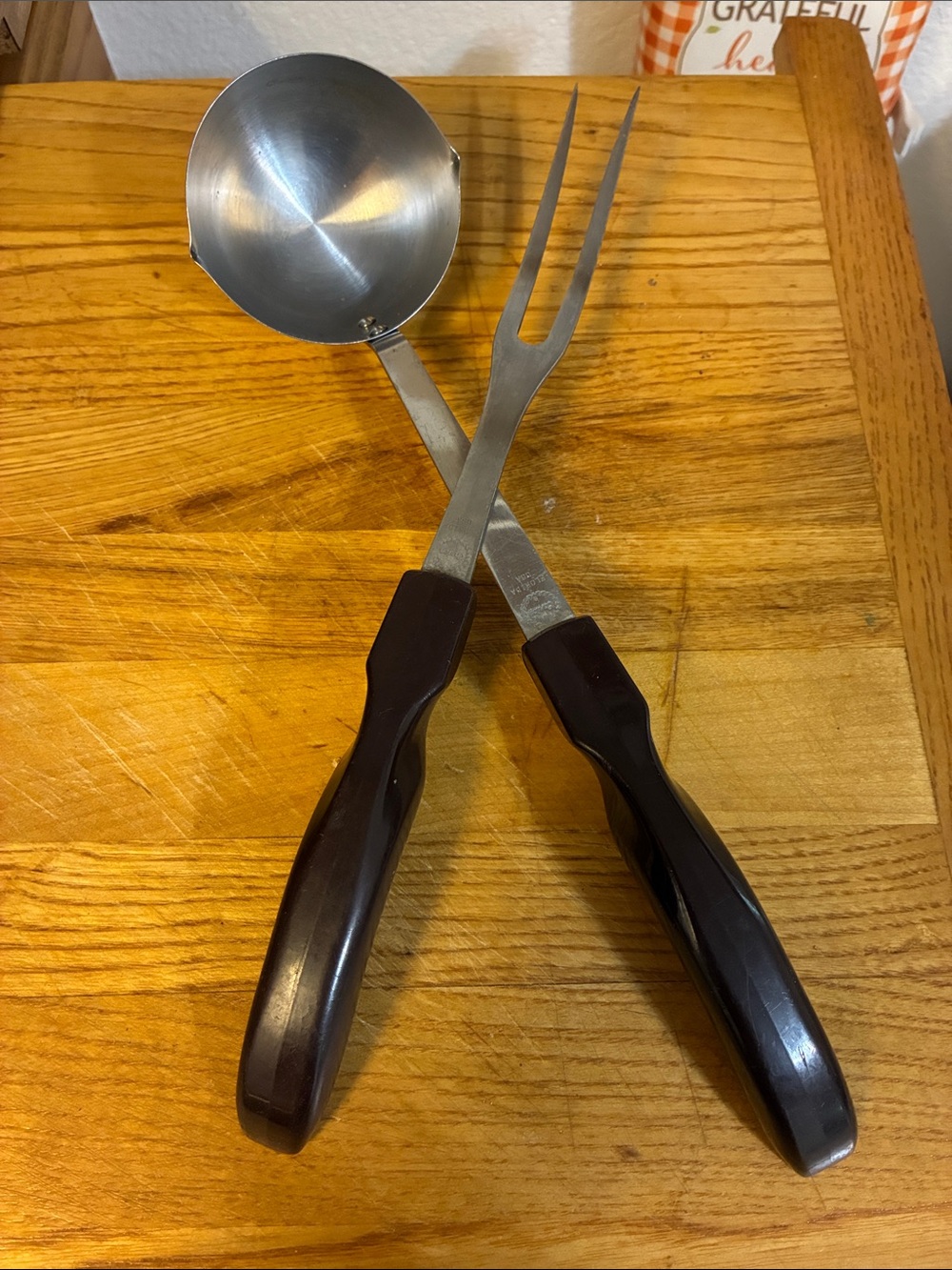 VTG Carico Brown Handle Stainless Steel Carving Fork and Ladle Set